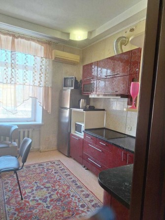 Сдам в оренду просторную 1-комнатную квартиру - фото 1