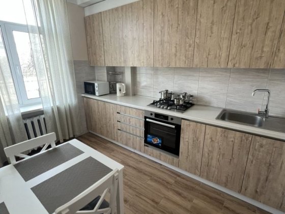 Оренда 2кімн квартири  проспект Чорновола 1 ( Оперний театр) Львов