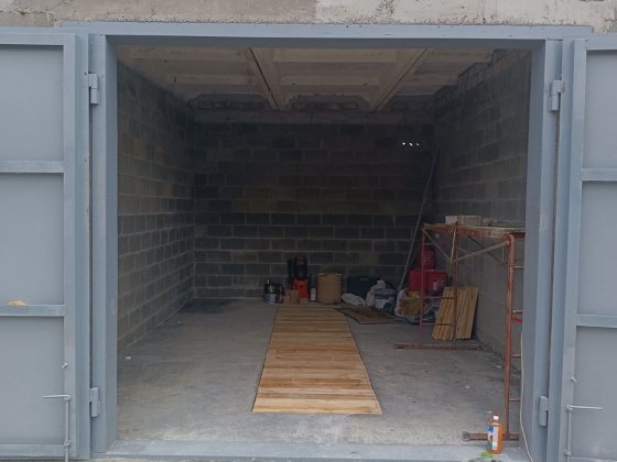 Гараж на Вечернем Бульваре Кривой Рог