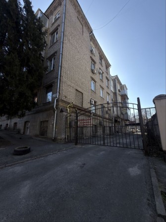 Гараж 31 м2 на Паторжинского,19 (Гоголя) уентр - фото 1