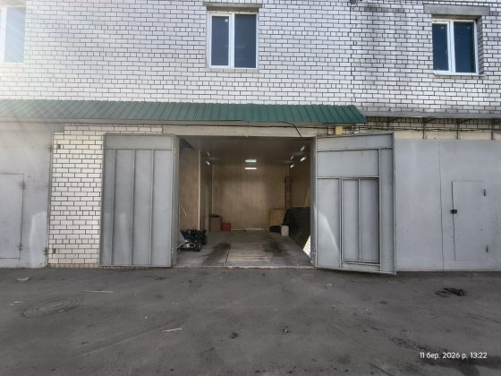 Продам гараж Північ север пивнич 3 поверхи по 5х6  висота 3.05  хозяїн Киев