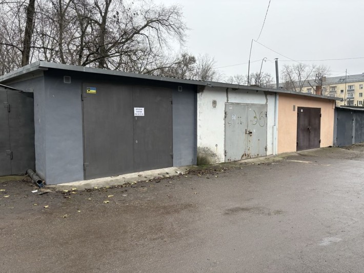 Продам капітальний гараж 12 квартал на Інженерній - фото 1