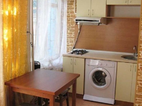 Сдается 1-а квартира-СТУДИО. Метро Оболонь 15 мин.езды.Вышгородская 10 Киев