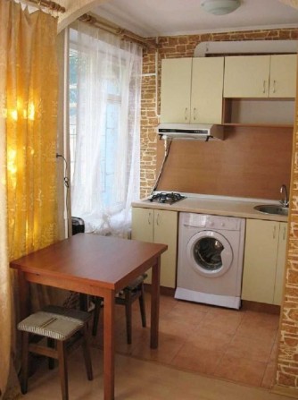 Сдается 1-а квартира-СТУДИО. Метро Оболонь 15 мин.езды.Вышгородская 10 - фото 1