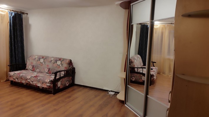 Сдам 1 кв  м  Ботанический  Сад. 5000 гр. - фото 1