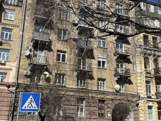 пропонуємо під оренду 2к 5пов 60м Центр Круглоуніверситетська 13 Київ