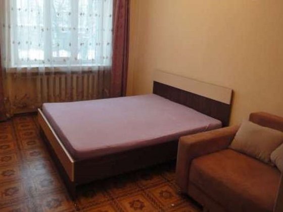 Здам 2-к. на вул. Мала Шияновська. Метро Печерська - 6 хвилин пішки Киев