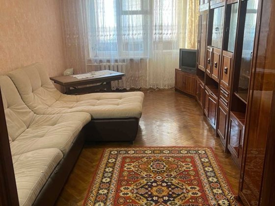 Сдам 3 ком.квартиру в кирпичном доме, Тополь 1, Запорожское шоссе 56.