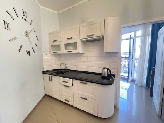 Здам квартиру з великим балконом 7-8 перлина