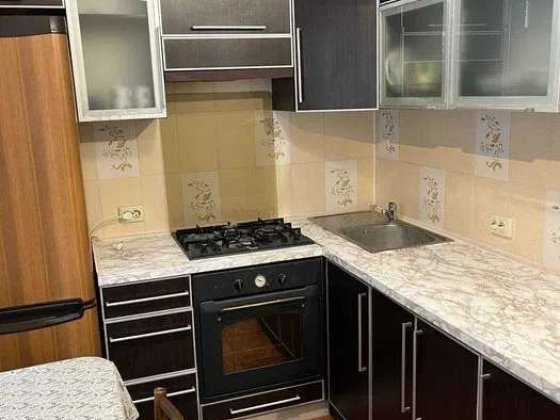 Сдам 3 кв Конный рынок  Спортивная, Защитн. Украины 13000 гр. Харків