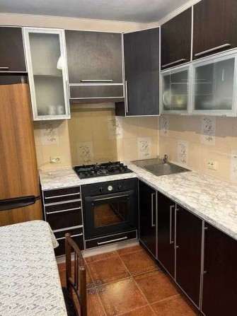 Сдам 3 кв Конный рынок  Спортивная, Защитн. Украины 13000 гр. - фото 1