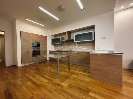 Аренда 4-комнатной квартиры ЖК «Башни». Центр, парк Шевченко Днепр