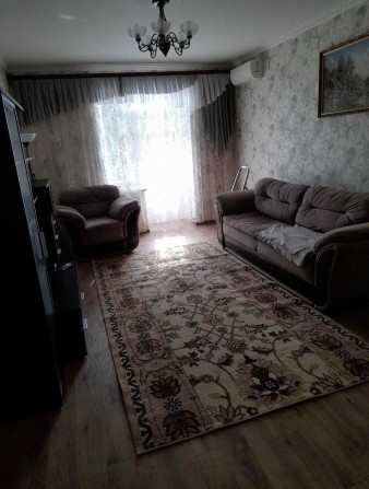 Сдам долгосрочно 2-комнатную квартиру на ул. Водопроводная. - фото 1