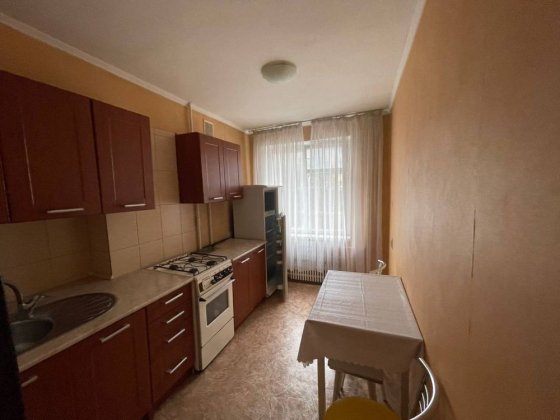 Сдам 2 комнатную квартиру ж/м Тополь -2