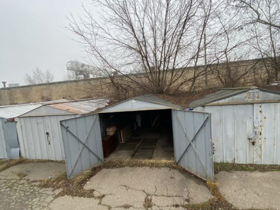 Продам гараж сухий Киев