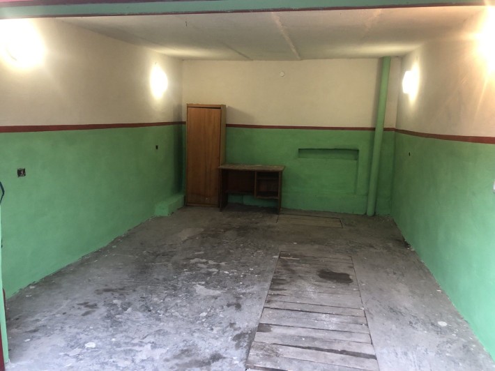 Продаю гараж, Центр, возле Зоопарка,а/к - фото 1