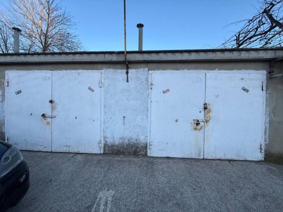 Продам  2 гаража (совместные) Одесса