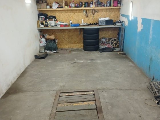 Продам гараж, центр ,с ямой + подвал Запоріжжя