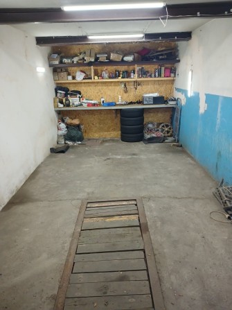 Продам гараж, центр ,с ямой + подвал - фото 1