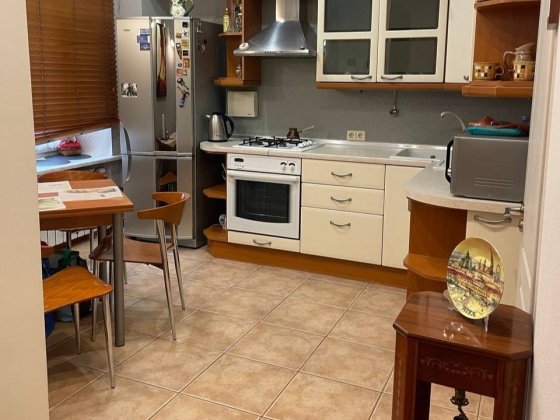 Сдам 3-комнатную квартиру на Льва Толстого Одеса