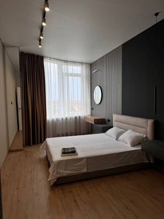 Сдам 2ую квартиру ЖК Фонтан, Макаренко 2а.Авторский дизайн - фото 1