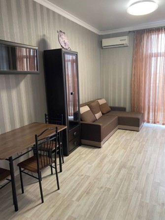 Сдам квартиру долгосрочно у моря - фото 1