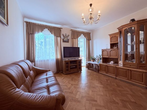 Оренда 2к квартири з подвірʼям та гаражем!Лазаренка!Стрийський парк! Львов