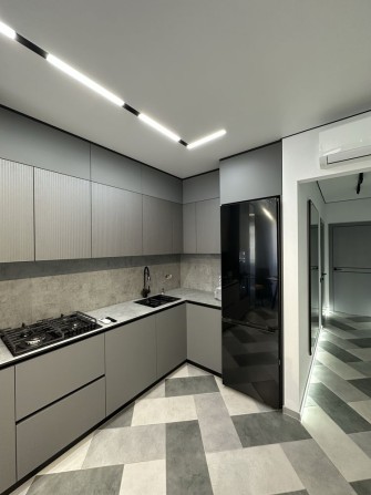 Перша здача! Стильна квартира з якісним ремонтом - фото 1