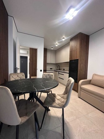 Перша здача! 1-кімнатна квартира + кухня-вітальня по вул. Лінкольна - фото 1