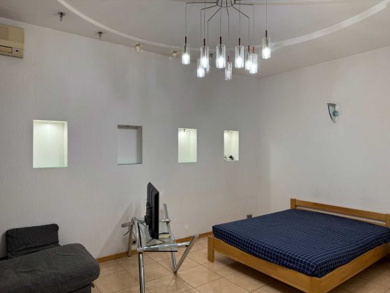 Сдам 4 комн. квартиру Центр ТЦ Никольский на месяц Харьков