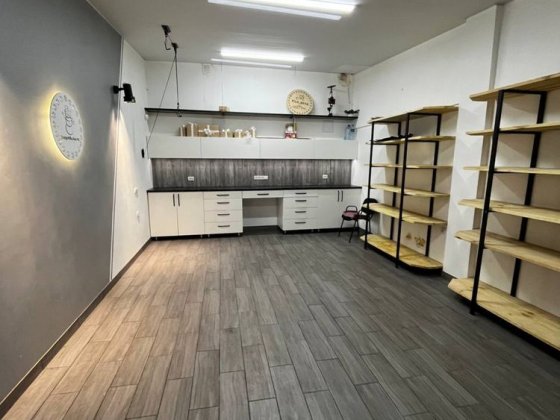 Гараж Пятихатки с евро ремонтом склад интернет магазин Харків