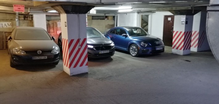 Сдам/продам. Подземное автомобильное паркоместо. Центр. - фото 1