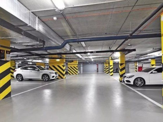 Продам паркоместо в паркинге (Сахарова, 36) Одесса