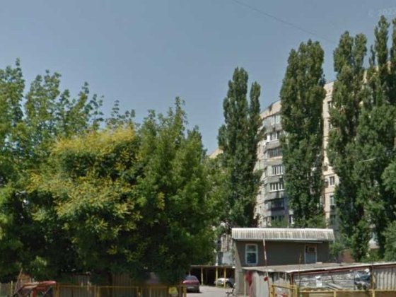 Продам место на охраняемой, крытой автостоянке Одесса