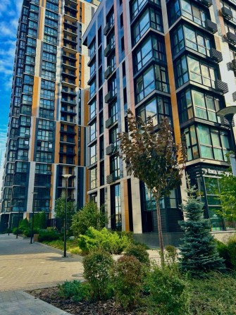 БЕЗ КОМІСЇЇ Продам паркомісце Французький квартал 2 Маккейна 1Б - фото 1