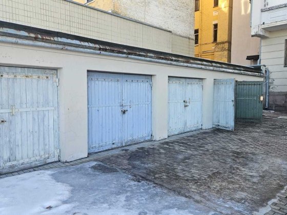 Продаж Капітальний Гараж Центр (19м2) вул.Десятинна,10 Киев