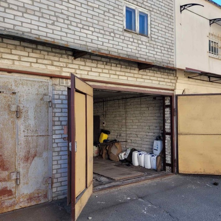 Гараж на Березняківська - фото 1