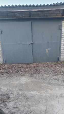 Гараж из білого кірпіча - фото 1