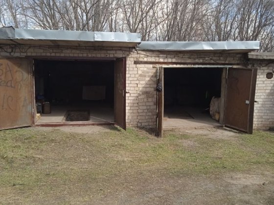 Два гаража ГСК "СЕВЕР" . Терноватый Кут