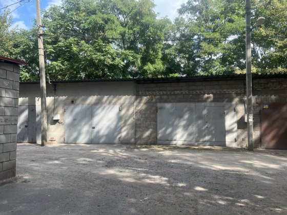 Гараж в центре Медична 3