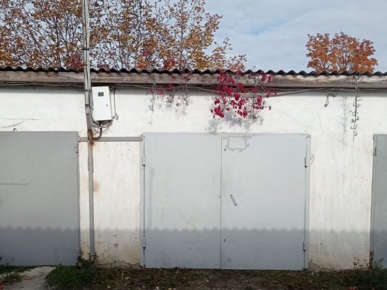 Здам капітальний гараж в центрі  з  оглядовою ямою