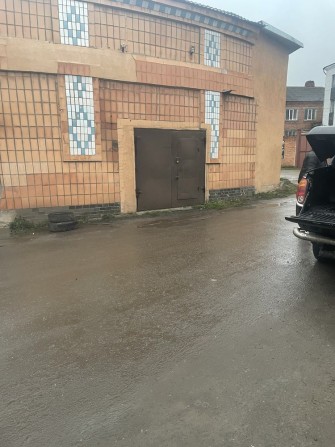 Оренда великого гаража в центрі міста - фото 1