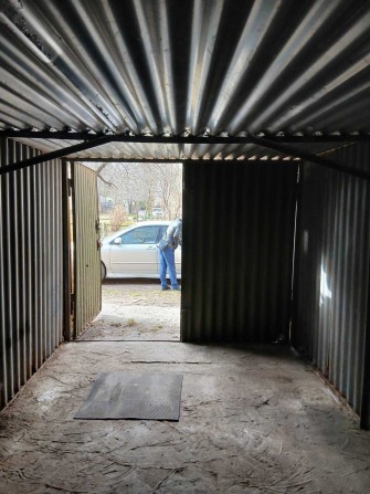 Оренда гаража центр за готелем     ,, Мир'' - фото 1