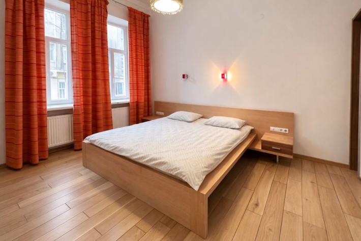 Оренда квартира площа Ринок центр 3 кімнати Львів - фото 1