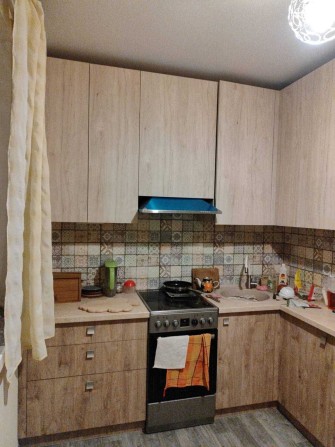 Сдам 3 ком кв  метро Индустриальная - фото 1