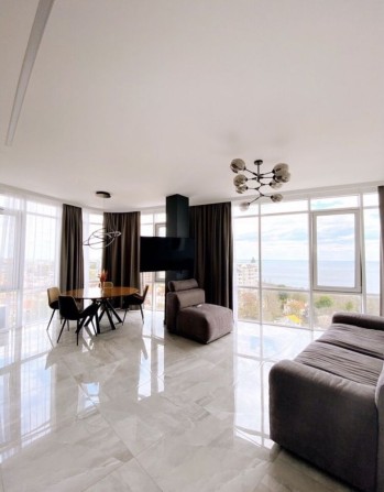 Шикарная 3к студия с панорамой моря на Французском бульваре - фото 1