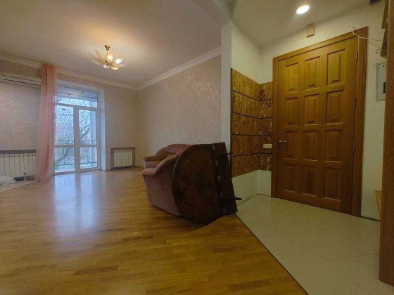 OE S4 Здається 3-кімнатна квартира район Молодіжного парку Харьков