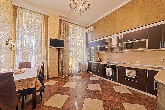 Аренда 3 спальни  длительно Аркадия Генуэзская ЖК Корона 2 этаж - фото 1