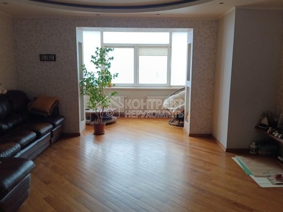 Оренда просторої 3-кімнатної квартири з власним паркомісцем Харьков