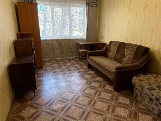 Сдам квартиру ( гостинку) Салтовка Гарибальди Студенческая Харьков